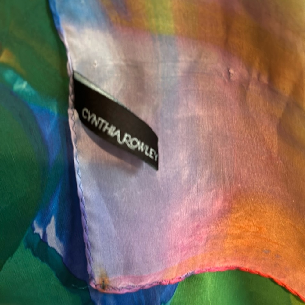 Gorgeous silky, watercolor look flower pattern scarf. Cynthia Rowley